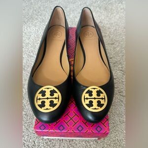Tory Burch flats w box